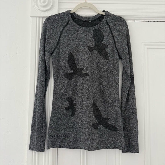 Oiselle Women's Charcoal Bird Pattern Sweatshirt - Picture 1 of 8